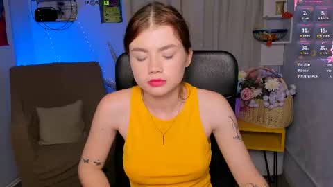 Snapshot of isabel_wave chatting on July 14, 2:05 am isabel online show from July 14, 2:05 am
