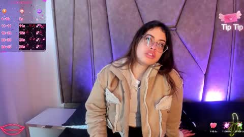 Snapshot of isabela_colins chatting on October 2, 12:34 pm isabela Collins online show from October 2, 12:34 pm