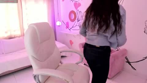 Snapshot of isabela_fiorelli chatting on June 12, 1:54 pm isabela_fiorelli online show from June 12, 1:54 pm