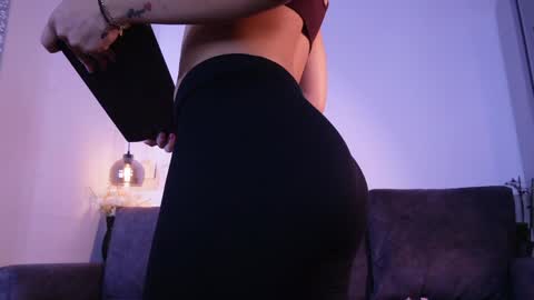 Snapshot of isabela_franco_ chatting on May 29, 11:41 am Isabela online show from May 29, 11:41 am