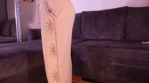 Snapshot of isabela_franco_ chatting on June 29, 11:43 am Isabela online show from June 29, 11:43 am