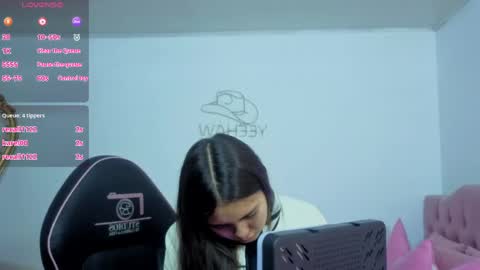 Snapshot of isabela_tay chatting on June 6, 11:37 am ISABELA online show from June 6, 11:37 am