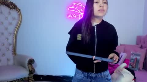 ISABELA  online show from July 11, 11:46 am