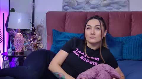 Snapshot of isabelasasha chatting on February 12, 7:13 am Isa online show from February 12, 7:13 am