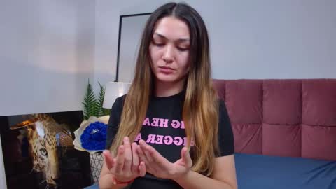 Snapshot of isabelasasha chatting on March 5, 7:05 am Isa online show from March 5, 7:05 am