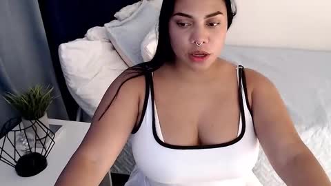 isabelateran online show from March 24, 6:46 pm