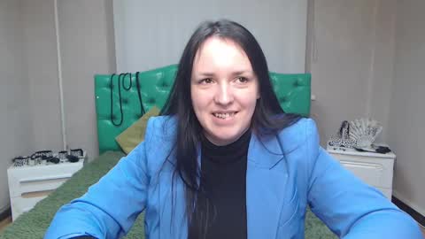 IsabelBlackberry online show from December 15, 10:50 am