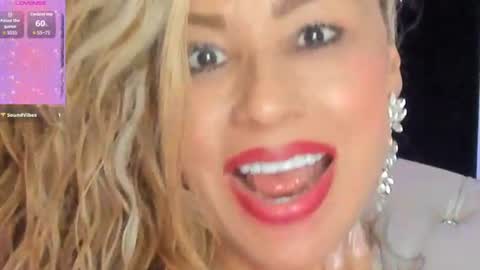 Snapshot of isabelhot1 chatting on July 17, 8:57 pm Isabel online show from July 17, 8:57 pm