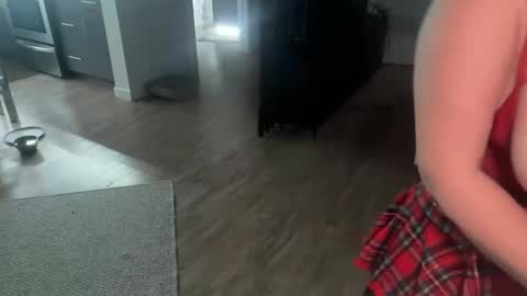 Snapshot of isabella312 chatting on February 15, 7:51 am isabella312 online show from February 15, 7:51 am