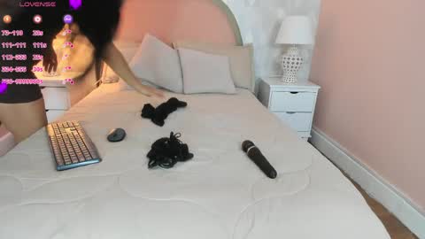 isabella__milf online show from April 7, 7:25 pm