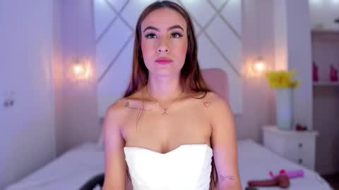 Isa  online show from December 19, 3:19 pm