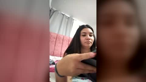 Snapshot of isabella_adam chatting on August 6, 11:28 pm Isa online show from August 6, 11:28 pm