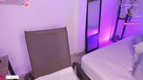 Snapshot of isabella_boyer chatting on November 11, 6:52 pm isabella online show from November 11, 6:52 pm