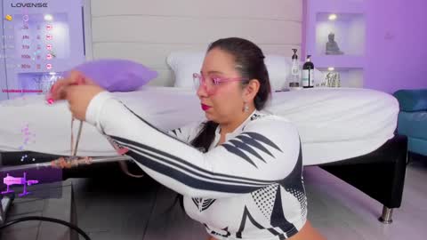 Isa online show from January 24, 3:32 am