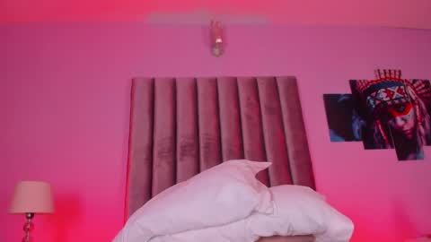 Snapshot of isabella_flowerss chatting on June 5, 6:52 am online show from June 5, 6:52 am