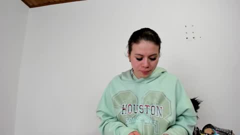 isabella_jaramillo online show from October 29, 12:29 pm