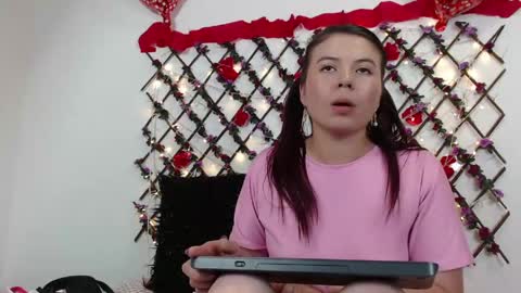 Snapshot of isabella_jaramillo chatting on June 4, 6:03 pm isabella_jaramillo online show from June 4, 6:03 pm