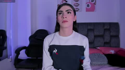 Snapshot of isabella_moon9 chatting on May 5, 11:51 am Isabella Moon9 online show from May 5, 11:51 am