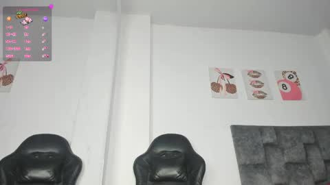 Snapshot of isabella_moon9 chatting on May 19, 11:27 am Isabella Moon9 online show from May 19, 11:27 am