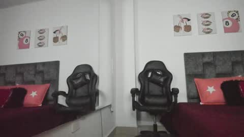 Snapshot of isabella_moon9 chatting on May 22, 11:27 am Isabella Moon9 online show from May 22, 11:27 am