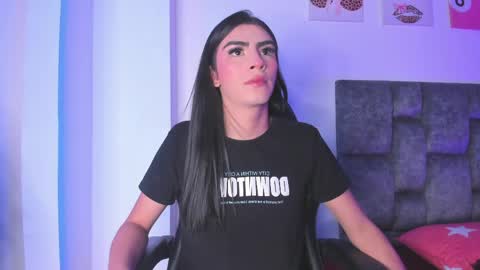 Snapshot of isabella_moon9 chatting on May 25, 11:27 am Isabella Moon9 online show from May 25, 11:27 am