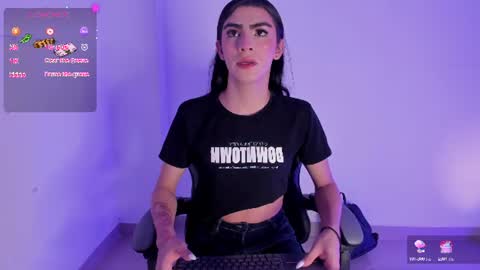 Snapshot of isabella_moon9 chatting on June 19, 11:58 am Isabella Moon9 online show from June 19, 11:58 am