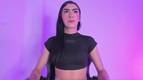 Snapshot of isabella_moon9 chatting on June 20, 11:46 am Isabella Moon9 online show from June 20, 11:46 am