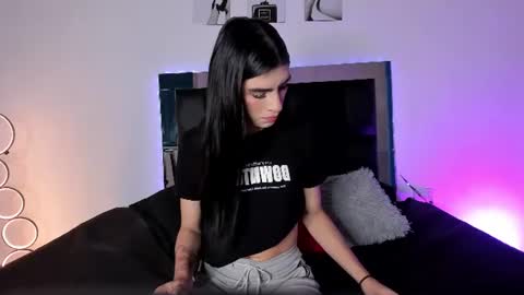 Snapshot of isabella_moon9 chatting on July 9, 11:58 am Isabella Moon9 online show from July 9, 11:58 am