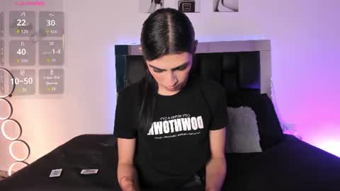 Snapshot of isabella_moon9 chatting on July 10, 11:57 am Isabella Moon9 online show from July 10, 11:57 am