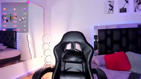 Snapshot of isabella_moon9 chatting on July 22, 11:46 am Isabella Moon9 online show from July 22, 11:46 am