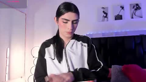 Snapshot of isabella_moon9 chatting on July 23, 11:52 am Isabella Moon9 online show from July 23, 11:52 am