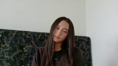 Isabella Nowa online show from June 25, 8:46 pm