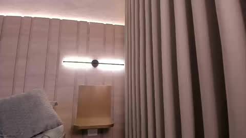 isa  online show from September 26, 8:35 pm