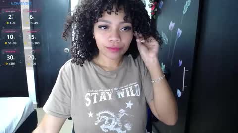 Snapshot of isabella_robinson chatting on October 30, 4:30 pm isabella_robinson online show from October 30, 4:30 pm