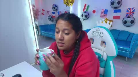 Snapshot of isabella_rows chatting on July 8, 7:29 pm Isabella online show from July 8, 7:29 pm