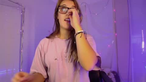 Isabella Rros online show from October 8, 12:52 am