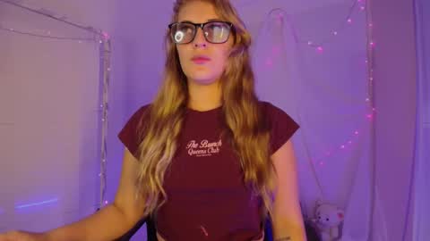 Isabella Rros online show from October 27, 1:15 pm