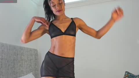 Snapshot of isabella_savina chatting on November 14, 12:20 am Isabella online show from November 14, 12:20 am