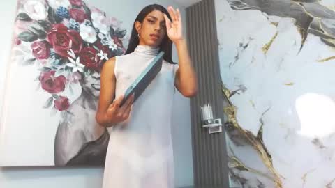 Isabella online show from January 7, 8:00 pm