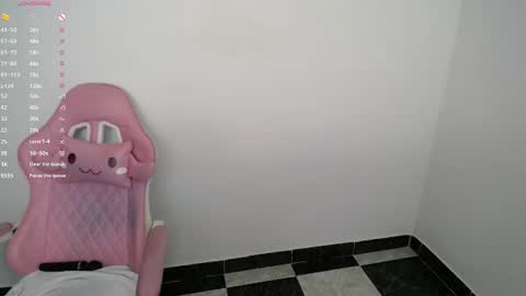 Snapshot of isabella_wish1 chatting on June 29, 10:15 am isabella_wish1 online show from June 29, 10:15 am