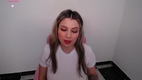 Snapshot of isabella_wish1 chatting on July 8, 2:38 am isabella_wish1 online show from July 8, 2:38 am