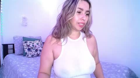 Snapshot of isabellaa_smith03 chatting on August 7, 3:52 am isabellaa_smith03 online show from August 7, 3:52 am