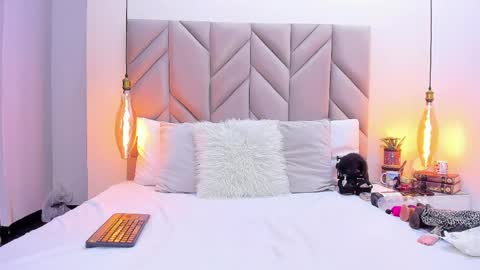 isabellafoox online show from April 30, 2:01 pm