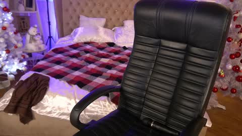 Marina online show from December 13, 5:10 pm