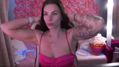 Snapshot of isabellafoxyy chatting on June 1, 5:31 am Marina online show from June 1, 5:31 am