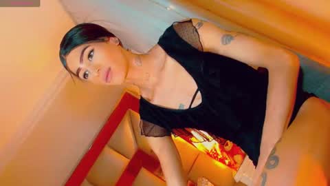 isabellagirs online show from November 9, 12:36 pm