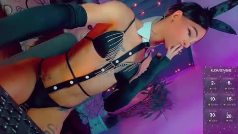 isabellagirs online show from March 12, 5:46 am