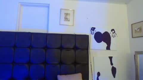 Snapshot of isabellakoff chatting on June 10, 12:04 pm Tati - online show from June 10, 12:04 pm