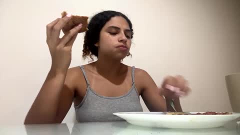 Isabella.. back again  online show from September 20, 2:01 am