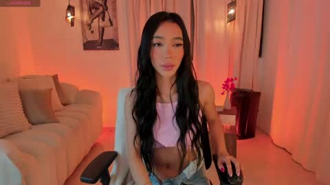 Snapshot of isabellalux_ chatting on June 1, 5:36 pm ISABELLA online show from June 1, 5:36 pm